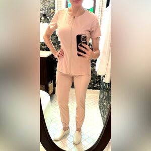Jaanuu blush pink moto jogger scrubs size XS
